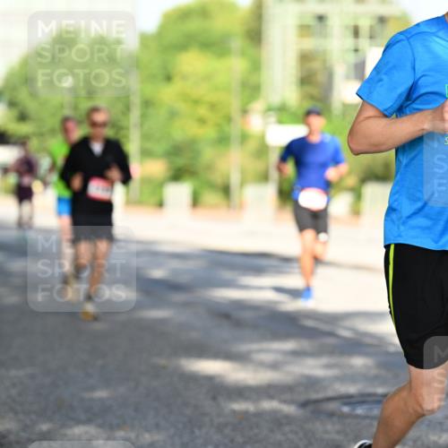 06.09.2026 - CURREX Alsterlauf Dr. Thomas Lammeyer http://msf.ph/oto/10125717 06.09.2026 09:43:51 Laufen 2556 meine-sportfotos.de