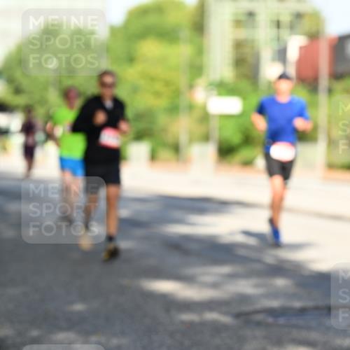 06.09.2026 - CURREX Alsterlauf Dr. Thomas Lammeyer http://msf.ph/oto/10125723 06.09.2026 09:43:52 Laufen  meine-sportfotos.de