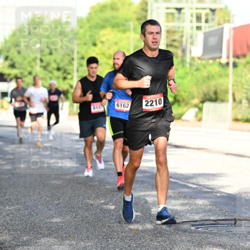 06.09.2026 - CURREX Alsterlauf Dr. Thomas Lammeyer http://msf.ph/oto/10125806 06.09.2026 09:44:00 Laufen 815, 6162, 2210 meine-sportfotos.de