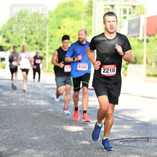 06.09.2026 - CURREX Alsterlauf Dr. Thomas Lammeyer http://msf.ph/oto/10125809 06.09.2026 09:44:00 Laufen 6162, 2210 meine-sportfotos.de