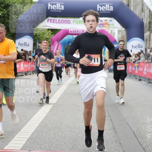 06.09.2026 - CURREX Alsterlauf Yannick Fuchs http://msf.ph/oto/10126055 06.09.2026 10:04:23 Ziel 2025, 2303, 2437, 2830, 3435, 3711, 3959, 3962, 4119, 4131, 4376, 4630, 4812, 5046, 5713, 5718, 5816, 6193 meine-sportfotos.de