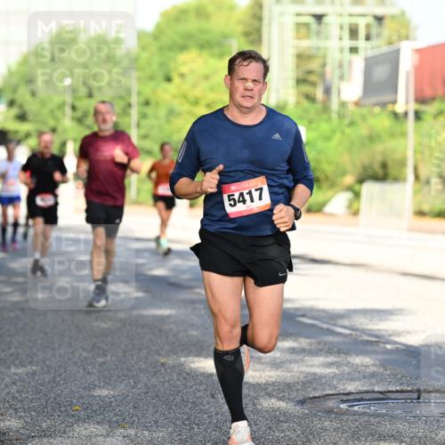 06.09.2026 - CURREX Alsterlauf Dr. Thomas Lammeyer http://msf.ph/oto/10126056 06.09.2026 09:44:26 Laufen 5417, 2953 meine-sportfotos.de