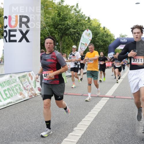 06.09.2026 - CURREX Alsterlauf Yannick Fuchs http://msf.ph/oto/10126076 06.09.2026 10:04:24 Ziel 2025, 2303, 2437, 3435, 3711, 3959, 3962, 4119, 4131, 4376, 4630, 4812, 5046, 5713, 5718, 5816, 6193 meine-sportfotos.de