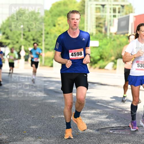 06.09.2026 - CURREX Alsterlauf Dr. Thomas Lammeyer http://msf.ph/oto/10126116 06.09.2026 09:44:33 Laufen 4598, 5309 meine-sportfotos.de