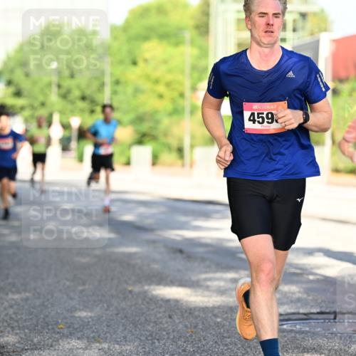 06.09.2026 - CURREX Alsterlauf Dr. Thomas Lammeyer http://msf.ph/oto/10126122 06.09.2026 09:44:33 Laufen 11, 459, 530 meine-sportfotos.de