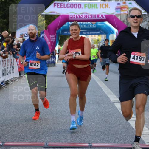 06.09.2026 - CURREX Alsterlauf Strokosch-Dieckow http://msf.ph/oto/10126165 06.09.2026 09:46:53 Ziel 3432, 3678, 4311, 4716, 4890, 5198, 5731, 6162, 6255, 8092, 8249 meine-sportfotos.de