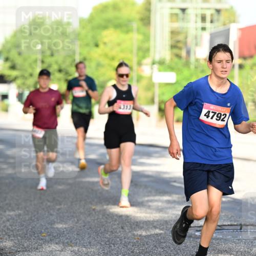 06.09.2026 - CURREX Alsterlauf Dr. Thomas Lammeyer http://msf.ph/oto/10126172 06.09.2026 09:44:38 Laufen 1313, 4792 meine-sportfotos.de