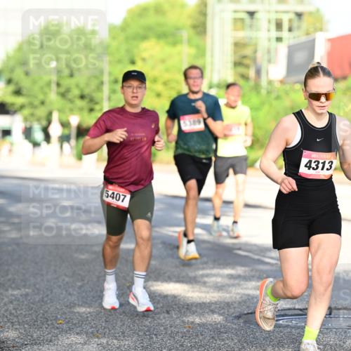 06.09.2026 - CURREX Alsterlauf Dr. Thomas Lammeyer http://msf.ph/oto/10126181 06.09.2026 09:44:40 Laufen 10, 5407, 5389, 4313 meine-sportfotos.de