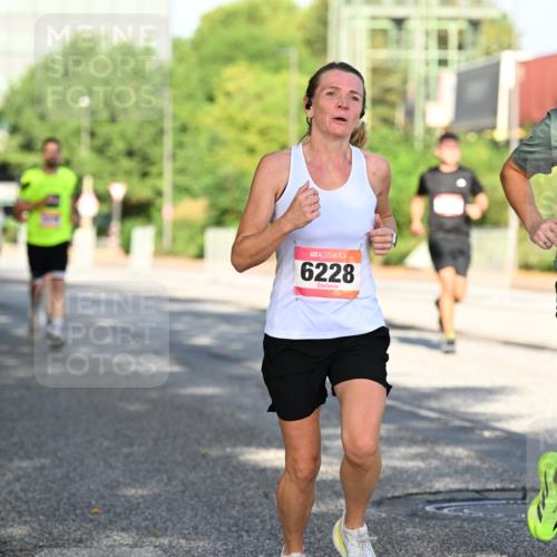 06.09.2026 - CURREX Alsterlauf Dr. Thomas Lammeyer http://msf.ph/oto/10126251 06.09.2026 09:44:52 Laufen 6228, 2865 meine-sportfotos.de