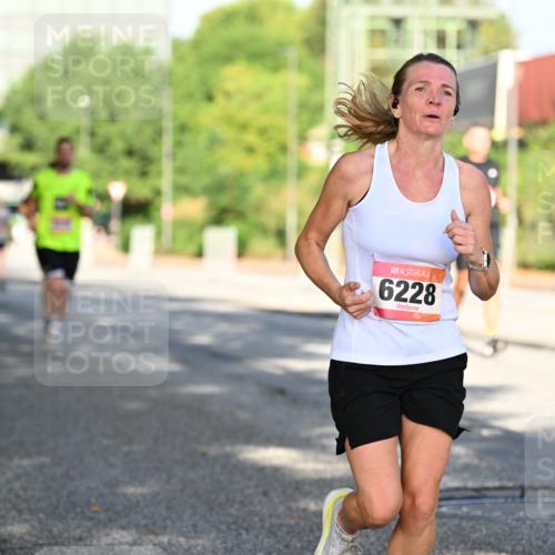 06.09.2026 - CURREX Alsterlauf Dr. Thomas Lammeyer http://msf.ph/oto/10126253 06.09.2026 09:44:52 Laufen 6228 meine-sportfotos.de