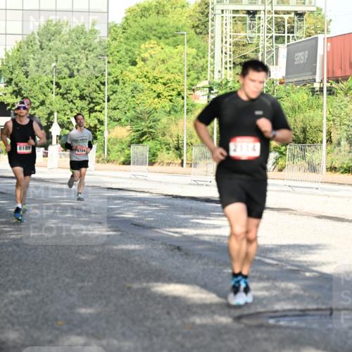 06.09.2026 - CURREX Alsterlauf Dr. Thomas Lammeyer http://msf.ph/oto/10126293 06.09.2026 09:44:57 Laufen 6262, 2746, 5691, 8189, 5704, 287 meine-sportfotos.de