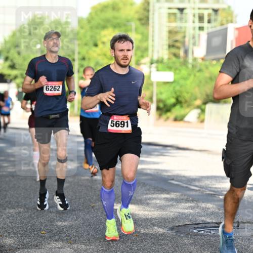 06.09.2026 - CURREX Alsterlauf Dr. Thomas Lammeyer http://msf.ph/oto/10126322 06.09.2026 09:45:02 Laufen 6262, 5691, 5020, 5704 meine-sportfotos.de