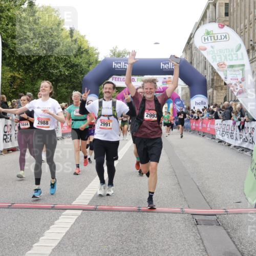06.09.2026 - CURREX Alsterlauf Yannick Fuchs http://msf.ph/oto/10126356 06.09.2026 10:04:33 Ziel 2303, 2437, 2581, 2988, 2991, 2993, 3435, 3696, 3807, 4052, 4179, 4376, 4431, 4630, 4768, 5071, 5644, 5718, 5816, 6063 meine-sportfotos.de