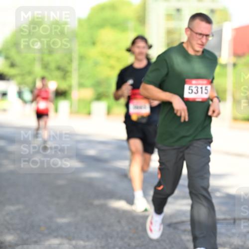 06.09.2026 - CURREX Alsterlauf Dr. Thomas Lammeyer http://msf.ph/oto/10126392 06.09.2026 09:45:13 Laufen 5315 meine-sportfotos.de