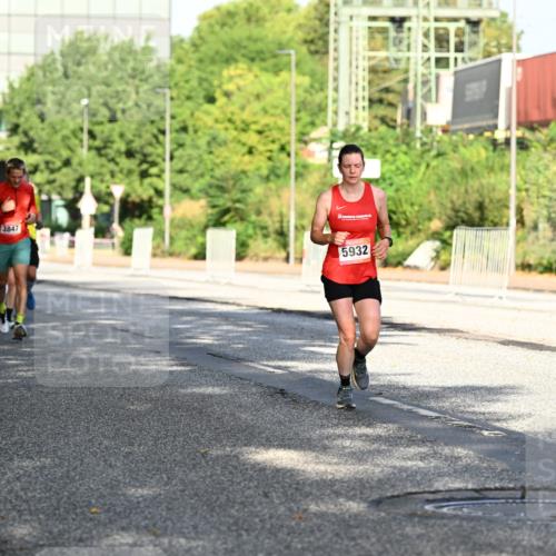 06.09.2026 - CURREX Alsterlauf Dr. Thomas Lammeyer http://msf.ph/oto/10126411 06.09.2026 09:45:16 Laufen 3847, 5932 meine-sportfotos.de