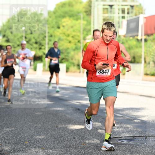 06.09.2026 - CURREX Alsterlauf Dr. Thomas Lammeyer http://msf.ph/oto/10126460 06.09.2026 09:45:21 Laufen 3847, 8 meine-sportfotos.de