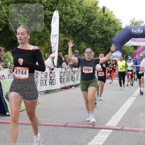 06.09.2026 - CURREX Alsterlauf Yannick Fuchs http://msf.ph/oto/10126547 06.09.2026 10:04:39 Ziel 2074, 2121, 2203, 2357, 2583, 2957, 2988, 2991, 2993, 3101, 3807, 4052, 4181, 4431, 4744, 4874, 5071, 5503, 5576, 5644, 5767, 6063, 8237 meine-sportfotos.de