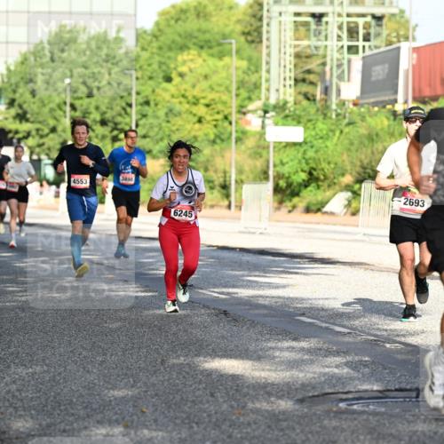 06.09.2026 - CURREX Alsterlauf Dr. Thomas Lammeyer http://msf.ph/oto/10126723 06.09.2026 09:45:50 Laufen 4553, 8106, 3898, 6245, 2693, 6040 meine-sportfotos.de