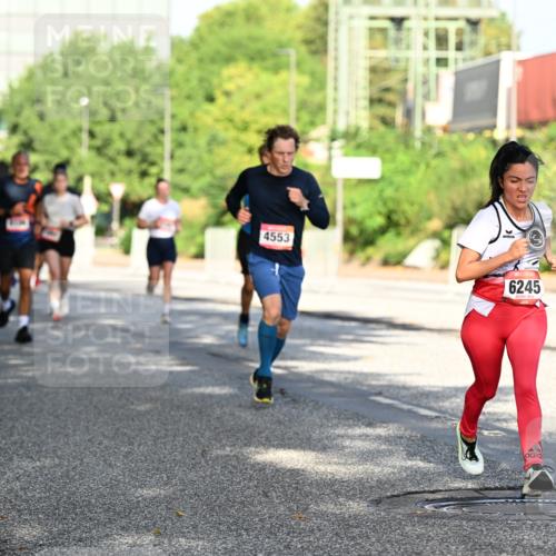 06.09.2026 - CURREX Alsterlauf Dr. Thomas Lammeyer http://msf.ph/oto/10126741 06.09.2026 09:45:52 Laufen 4553, 6245 meine-sportfotos.de