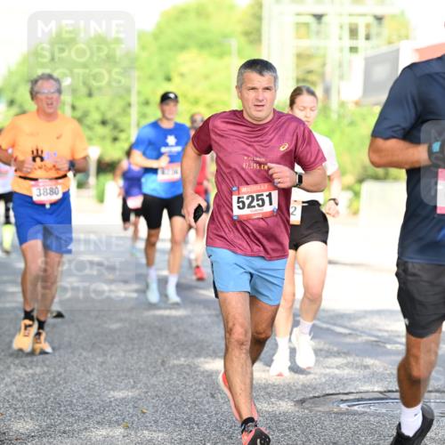 06.09.2026 - CURREX Alsterlauf Dr. Thomas Lammeyer http://msf.ph/oto/10126789 06.09.2026 09:45:57 Laufen 3880, 42, 195, 5251, 8106, 6124 meine-sportfotos.de