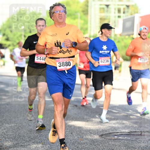 06.09.2026 - CURREX Alsterlauf Dr. Thomas Lammeyer http://msf.ph/oto/10126804 06.09.2026 09:45:59 Laufen 5448, 3880, 6236, 4785 meine-sportfotos.de
