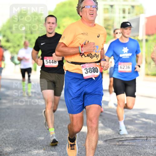 06.09.2026 - CURREX Alsterlauf Dr. Thomas Lammeyer http://msf.ph/oto/10126809 06.09.2026 09:45:59 Laufen 11, 5448, 3880, 4785, 6236 meine-sportfotos.de