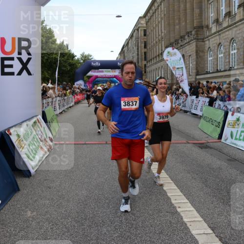 06.09.2026 - CURREX Alsterlauf Strokosch-Dieckow http://msf.ph/oto/10126853 06.09.2026 10:00:43 Ziel 2531, 2698, 3604, 3820, 3837, 3848, 3979, 4084, 4900, 5108, 5240, 5467, 5519, 5724, 5832, 5833, 5930, 6106, 6187, 6257, 6397, 6480, 8068, 8140 meine-sportfotos.de