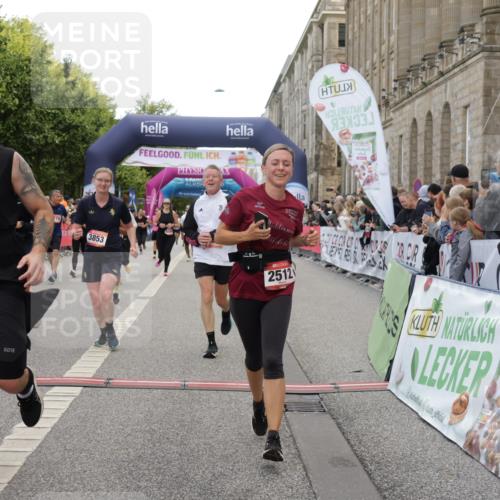 06.09.2026 - CURREX Alsterlauf Yannick Fuchs http://msf.ph/oto/10127209 06.09.2026 10:04:59 Ziel 2095, 2343, 2512, 3317, 3412, 3452, 3793, 3853, 3854, 3968, 4549, 4593, 4704, 4892, 5022, 5329, 5765, 6179, 6282, 8242, 8298 meine-sportfotos.de