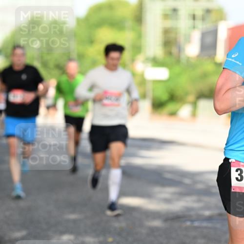 06.09.2026 - CURREX Alsterlauf Dr. Thomas Lammeyer http://msf.ph/oto/10127214 06.09.2026 09:46:45 Laufen 306 meine-sportfotos.de