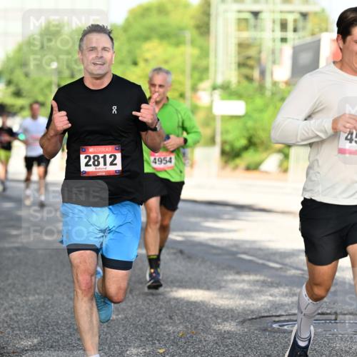 06.09.2026 - CURREX Alsterlauf Dr. Thomas Lammeyer http://msf.ph/oto/10127226 06.09.2026 09:46:46 Laufen 2812, 4954, 4532 meine-sportfotos.de