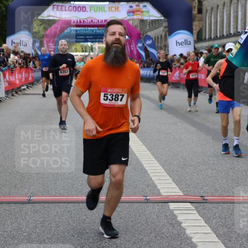06.09.2026 - CURREX Alsterlauf Strokosch-Dieckow http://msf.ph/oto/10127232 06.09.2026 10:01:03 Ziel 2251, 3312, 3735, 3941, 4628, 4914, 5145, 5387, 6250, 6283, 6353, 6356, 8207, 8215 meine-sportfotos.de