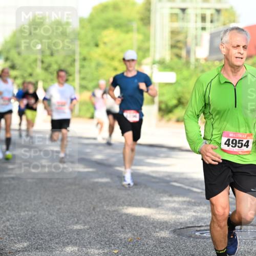 06.09.2026 - CURREX Alsterlauf Dr. Thomas Lammeyer http://msf.ph/oto/10127244 06.09.2026 09:46:48 Laufen 4954 meine-sportfotos.de