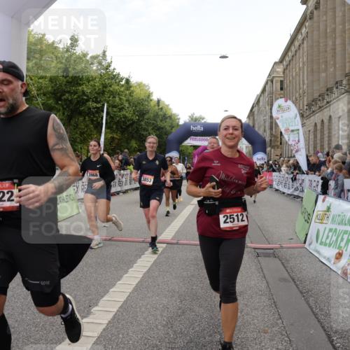06.09.2026 - CURREX Alsterlauf Yannick Fuchs http://msf.ph/oto/10127255 06.09.2026 10:05:00 Ziel 2095, 2343, 2512, 2709, 3317, 3412, 3452, 3793, 3853, 3854, 3968, 4549, 4593, 4892, 5022, 5329, 5765, 6179, 6282, 8242, 8298 meine-sportfotos.de