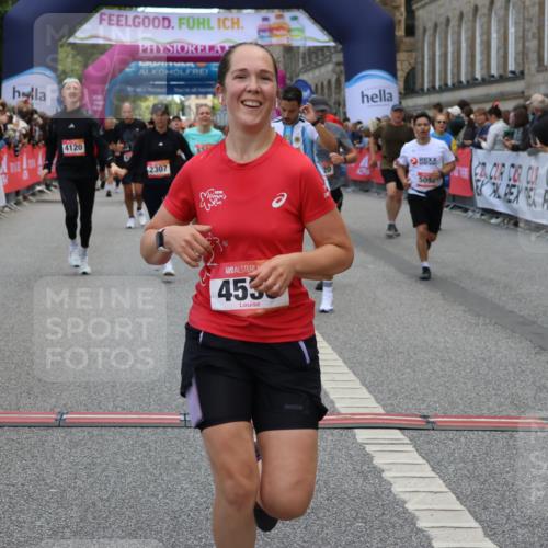 06.09.2026 - CURREX Alsterlauf Strokosch-Dieckow http://msf.ph/oto/10127367 06.09.2026 10:01:11 Ziel 2307, 2369, 2370, 2478, 2882, 3312, 3941, 4120, 4418, 4533, 4628, 5092, 5317, 5785, 6231, 6250, 6353, 6384, 6386, 8120, 8215 meine-sportfotos.de