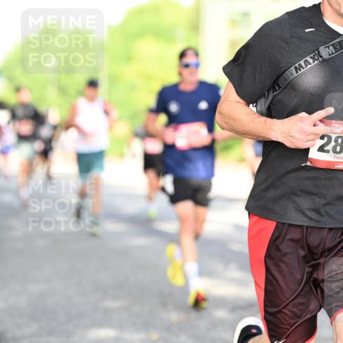 06.09.2026 - CURREX Alsterlauf Dr. Thomas Lammeyer http://msf.ph/oto/10127370 06.09.2026 09:46:59 Laufen 2814 meine-sportfotos.de