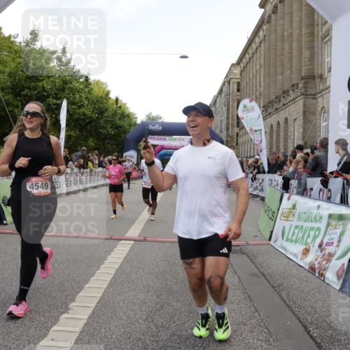 06.09.2026 - CURREX Alsterlauf Yannick Fuchs http://msf.ph/oto/10127386 06.09.2026 10:05:05 Ziel 2512, 2709, 3317, 3793, 3853, 3854, 3968, 4231, 4549, 5022, 5300, 5329, 5765, 6179, 6209, 6251, 6253, 8064, 8099, 8298 meine-sportfotos.de