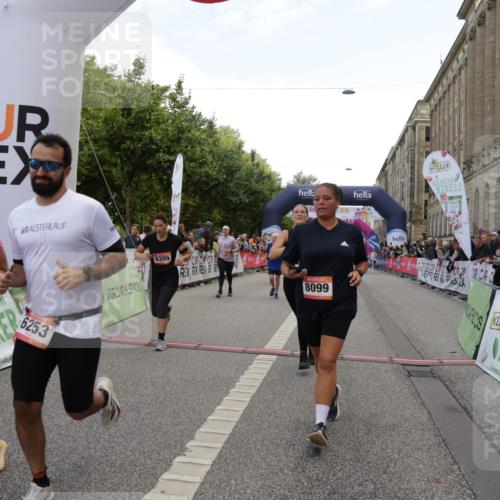 06.09.2026 - CURREX Alsterlauf Yannick Fuchs http://msf.ph/oto/10127476 06.09.2026 10:05:07 Ziel 2709, 3317, 3793, 3853, 3854, 3968, 4230, 4231, 4549, 4565, 4994, 5044, 5300, 5329, 5765, 6110, 6179, 6209, 6251, 6253, 8064, 8099, 8298 meine-sportfotos.de