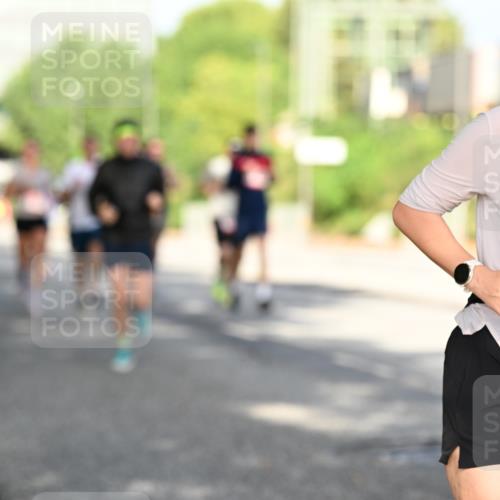 06.09.2026 - CURREX Alsterlauf Dr. Thomas Lammeyer http://msf.ph/oto/10127567 06.09.2026 09:47:19 Laufen 2411 meine-sportfotos.de