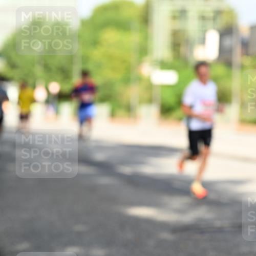 06.09.2026 - CURREX Alsterlauf Dr. Thomas Lammeyer http://msf.ph/oto/10127628 06.09.2026 09:47:26 Laufen  meine-sportfotos.de