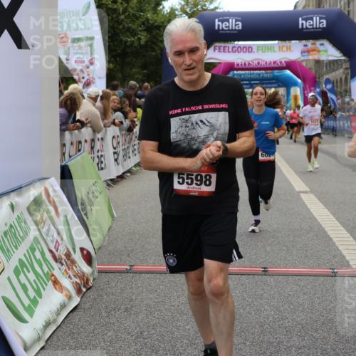 06.09.2026 - CURREX Alsterlauf Strokosch-Dieckow http://msf.ph/oto/10127629 06.09.2026 10:01:25 Ziel 2400, 2485, 2492, 3195, 3280, 3401, 3730, 3740, 4049, 4055, 4429, 4580, 4633, 5060, 5139, 5237, 5424, 5523, 5598, 5745, 5793, 6027, 6033, 6145, 6445 meine-sportfotos.de