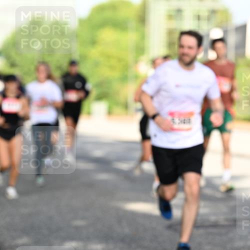 06.09.2026 - CURREX Alsterlauf Dr. Thomas Lammeyer http://msf.ph/oto/10127718 06.09.2026 09:47:40 Laufen 9 meine-sportfotos.de