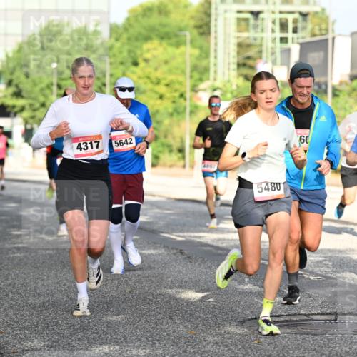 06.09.2026 - CURREX Alsterlauf Dr. Thomas Lammeyer http://msf.ph/oto/10127829 06.09.2026 09:47:52 Laufen 4317, 5642, 4897, 5480, 60, 3292 meine-sportfotos.de