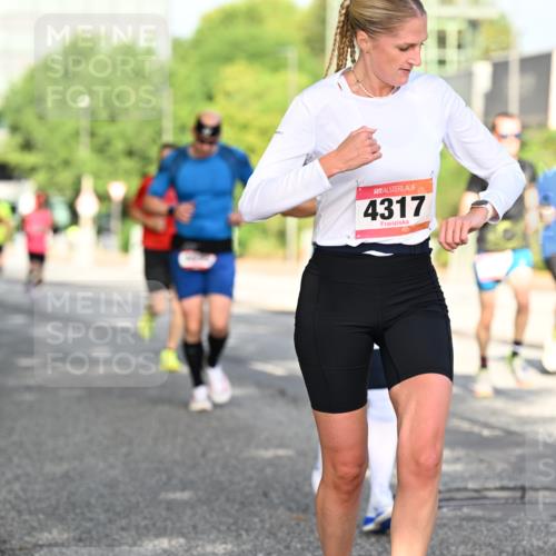 06.09.2026 - CURREX Alsterlauf Dr. Thomas Lammeyer http://msf.ph/oto/10127840 06.09.2026 09:47:54 Laufen 4317 meine-sportfotos.de
