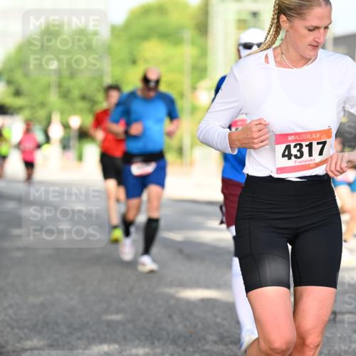 06.09.2026 - CURREX Alsterlauf Dr. Thomas Lammeyer http://msf.ph/oto/10127844 06.09.2026 09:47:54 Laufen 4317 meine-sportfotos.de