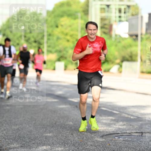 06.09.2026 - CURREX Alsterlauf Dr. Thomas Lammeyer http://msf.ph/oto/10127870 06.09.2026 09:47:56 Laufen 48 meine-sportfotos.de
