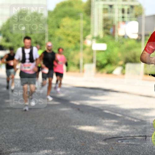 06.09.2026 - CURREX Alsterlauf Dr. Thomas Lammeyer http://msf.ph/oto/10127879 06.09.2026 09:47:58 Laufen 4 meine-sportfotos.de