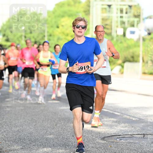 06.09.2026 - CURREX Alsterlauf Dr. Thomas Lammeyer http://msf.ph/oto/10128001 06.09.2026 09:48:10 Laufen 912 meine-sportfotos.de