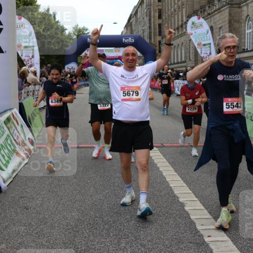 06.09.2026 - CURREX Alsterlauf Strokosch-Dieckow http://msf.ph/oto/10128117 06.09.2026 10:01:54 Ziel 2040, 2229, 2375, 2977, 3150, 3322, 3448, 3563, 3618, 4117, 4162, 4608, 4618, 5186, 5265, 5380, 5542, 5679, 5899, 6171, 6341, 8096, 8122 meine-sportfotos.de