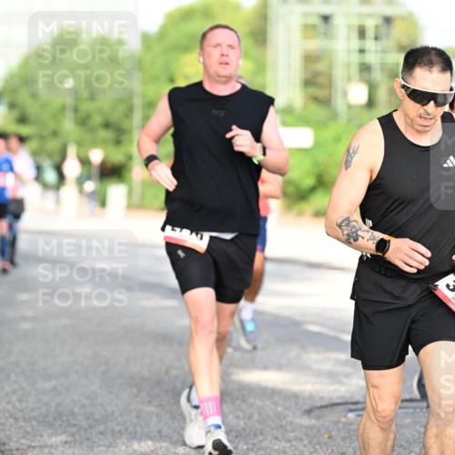 06.09.2026 - CURREX Alsterlauf Dr. Thomas Lammeyer http://msf.ph/oto/10128171 06.09.2026 09:48:33 Laufen 383 meine-sportfotos.de