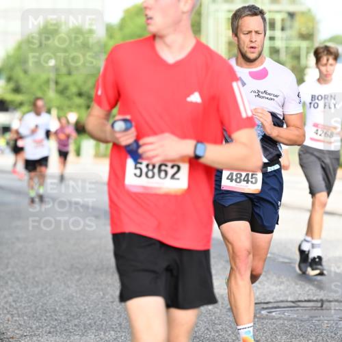 06.09.2026 - CURREX Alsterlauf Dr. Thomas Lammeyer http://msf.ph/oto/10128249 06.09.2026 09:48:45 Laufen 5862, 3, 4845, 4268 meine-sportfotos.de